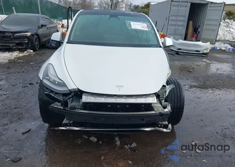 2022 Tesla Model Y Long Range Dual Motor All-Wheel Drive z USA, uszkodzony, nr VIN 7SAYGDEE2NF367505